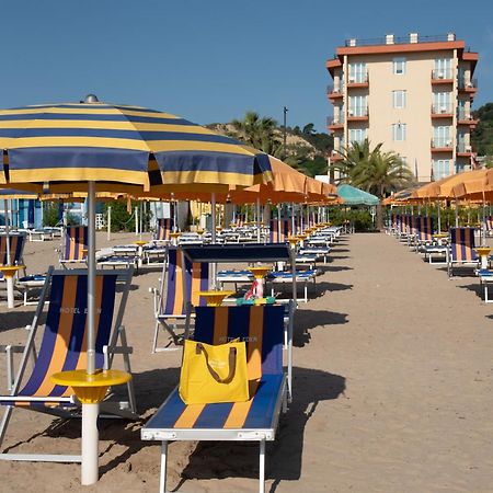 גרוטמארה Hotel Eden מראה חיצוני תמונה