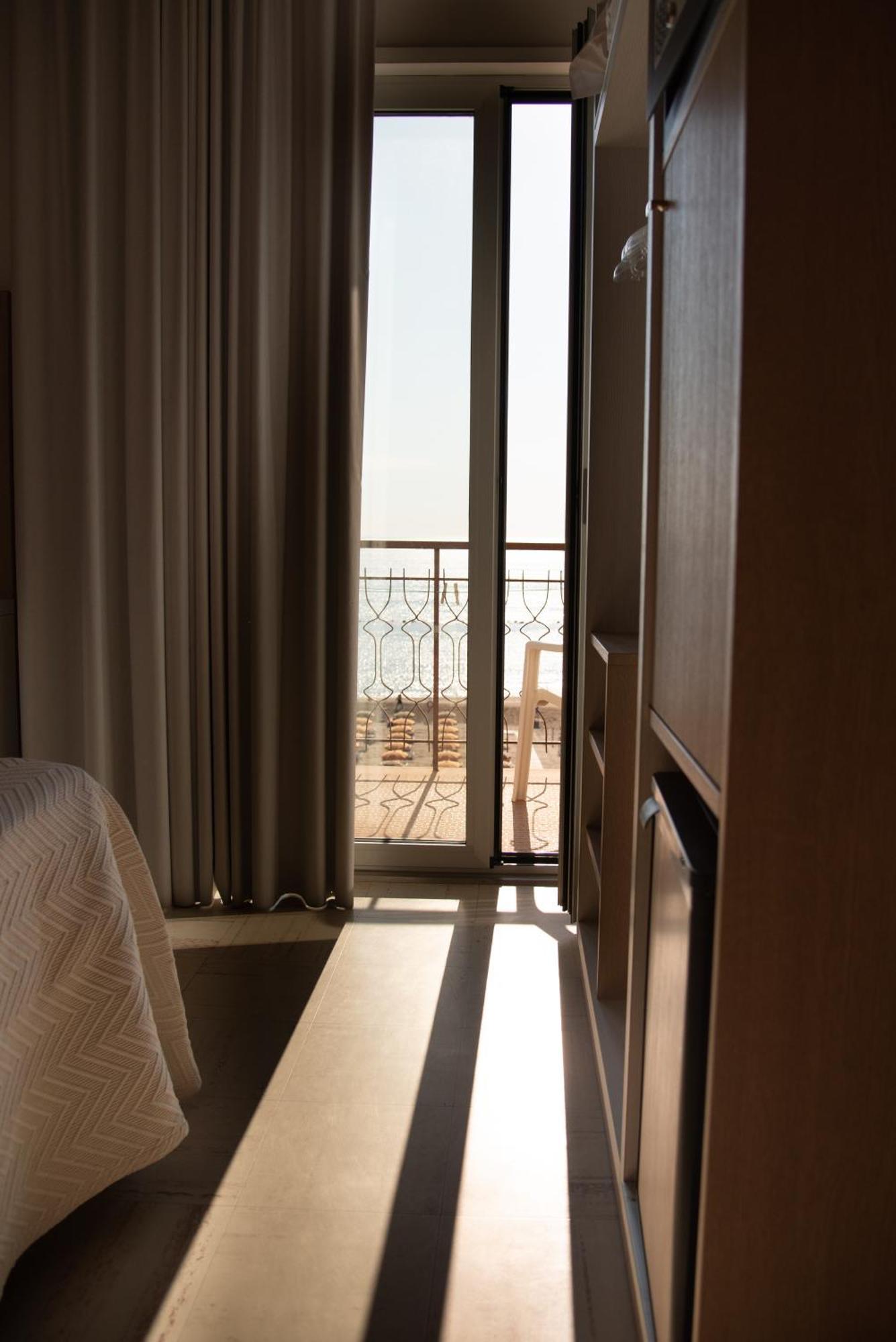 גרוטמארה Hotel Eden מראה חיצוני תמונה