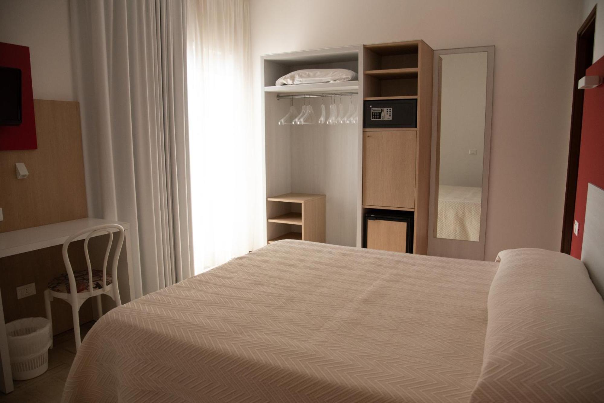 גרוטמארה Hotel Eden מראה חיצוני תמונה