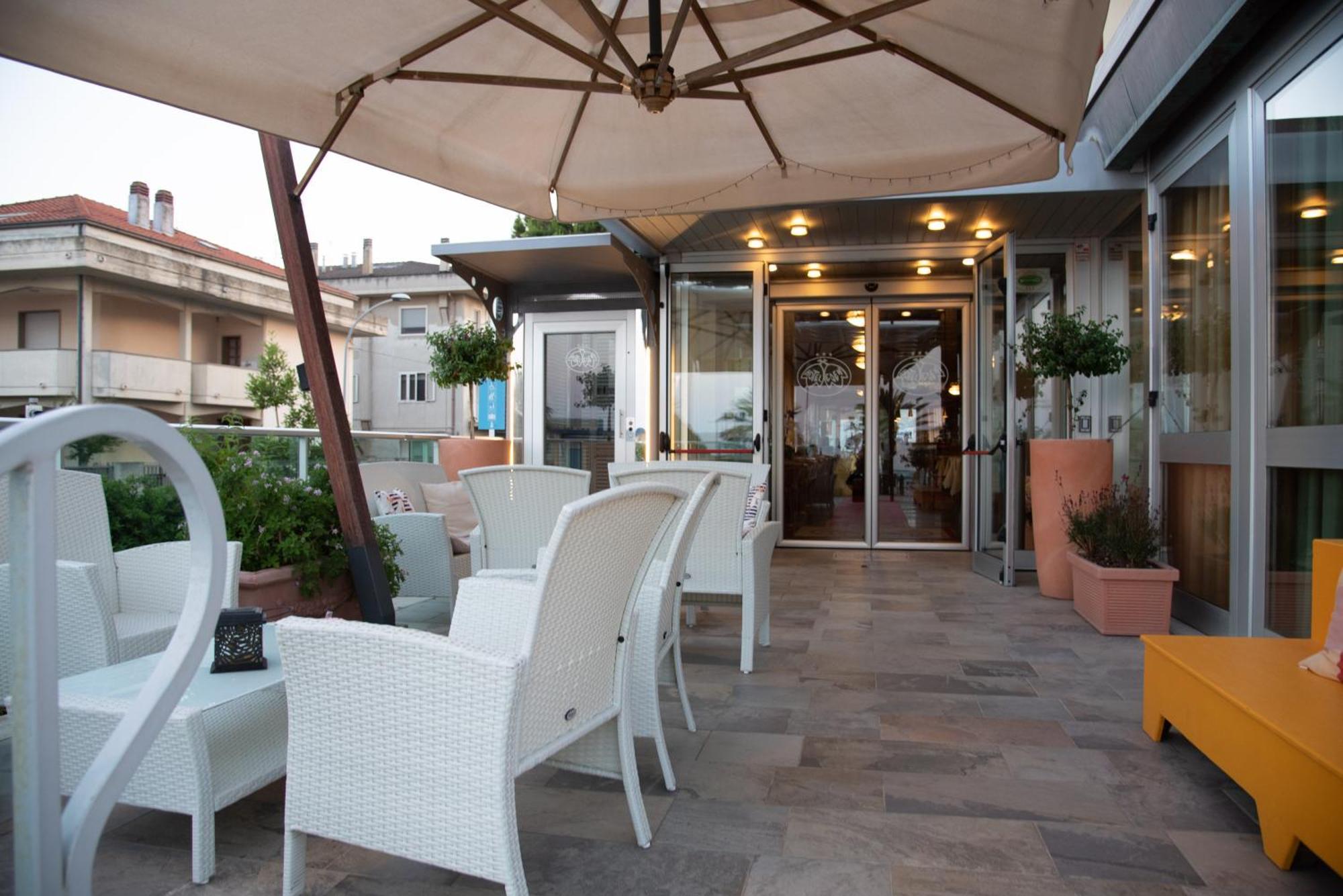 גרוטמארה Hotel Eden מראה חיצוני תמונה