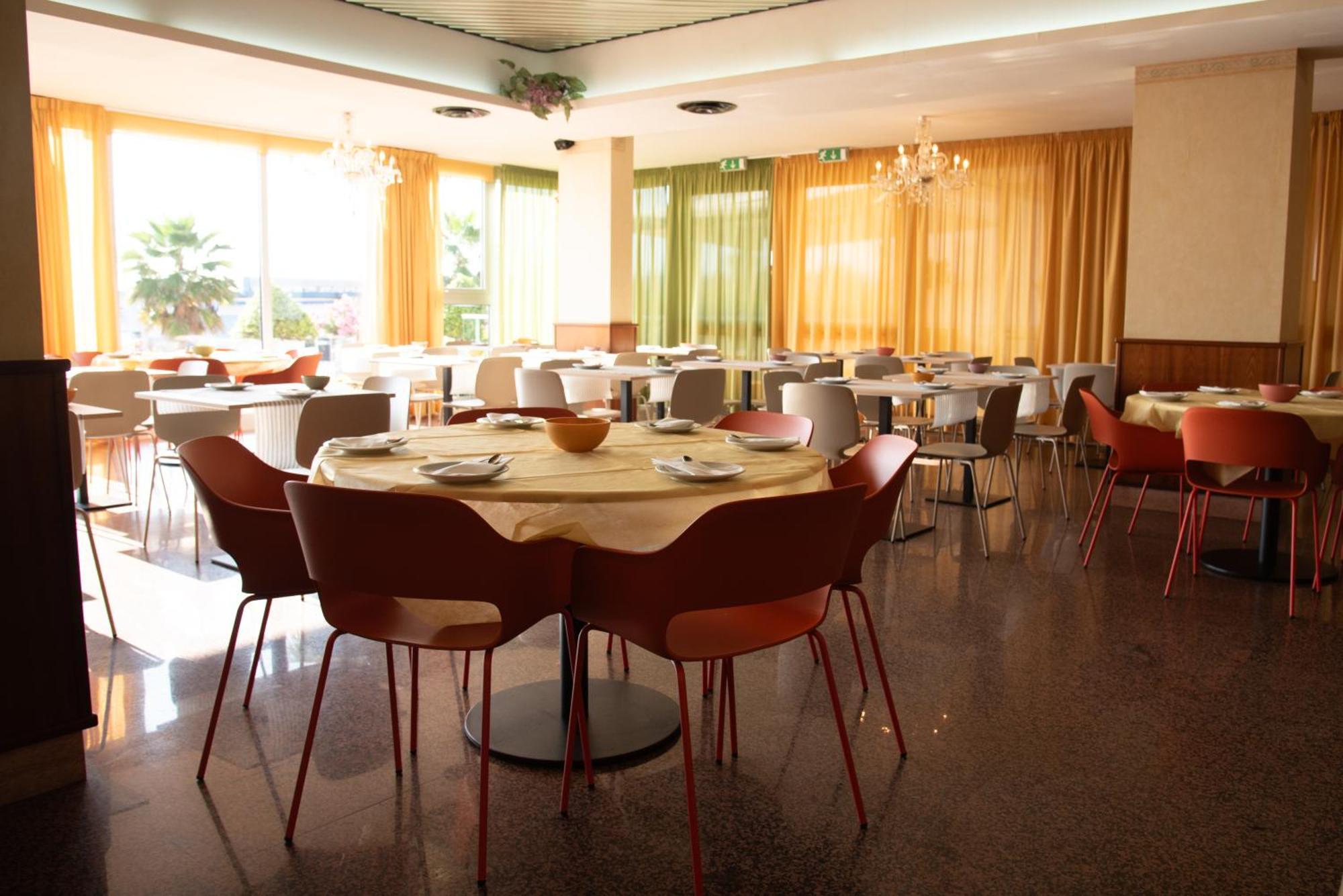 גרוטמארה Hotel Eden מראה חיצוני תמונה