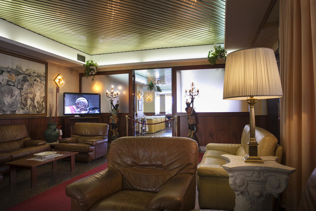 גרוטמארה Hotel Eden מראה חיצוני תמונה