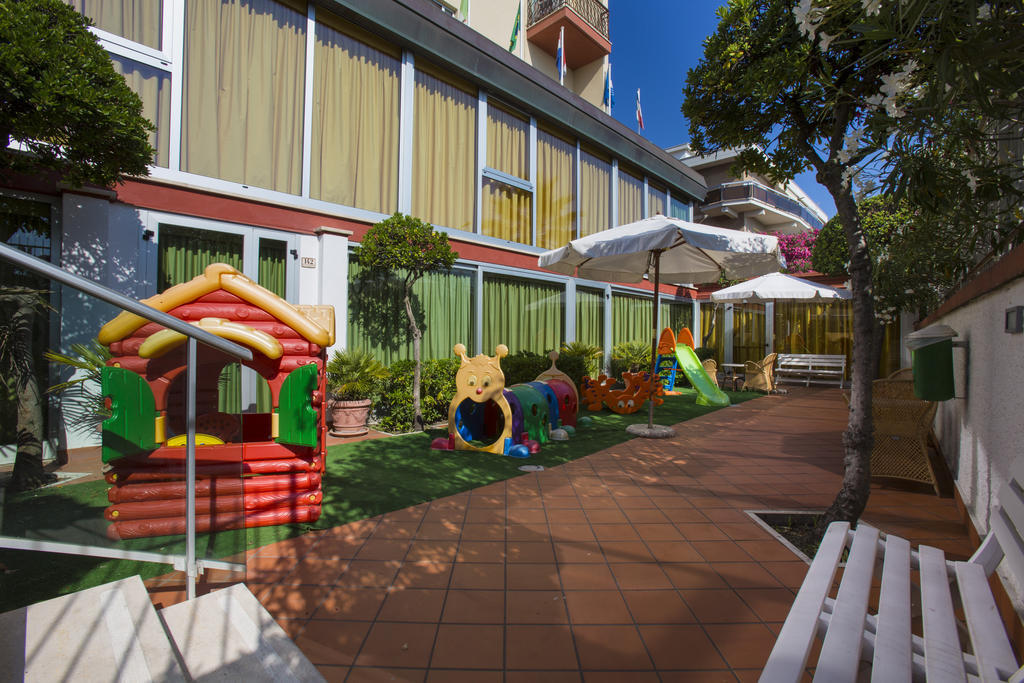 גרוטמארה Hotel Eden מראה חיצוני תמונה