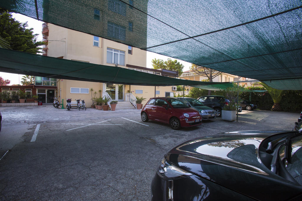 גרוטמארה Hotel Eden מראה חיצוני תמונה