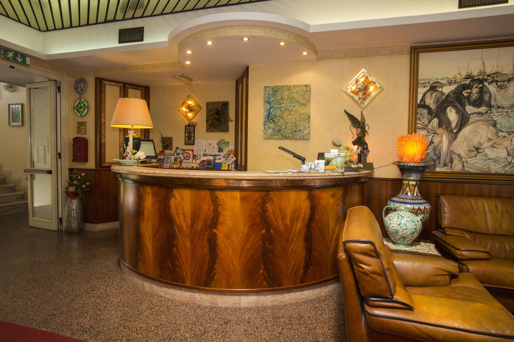 גרוטמארה Hotel Eden מראה חיצוני תמונה